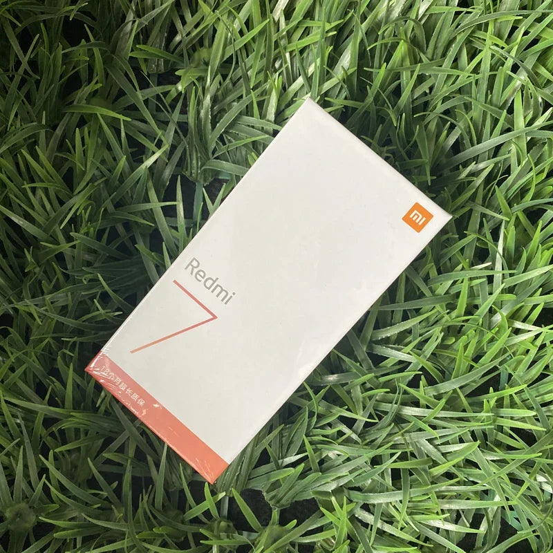 Xiaomi Redmi 7 Smartphone - 6.81" display, 8MP camera