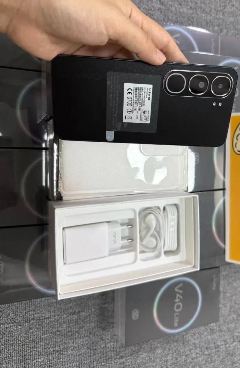 VIVO V40 Lite - 6.67" display, 50MP camera and 5000 battery